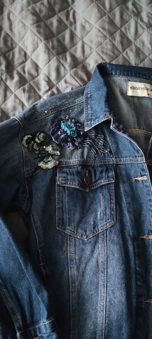 Bluza jeans katana kurtka granat haft dżety r.44 kwiaty dziury