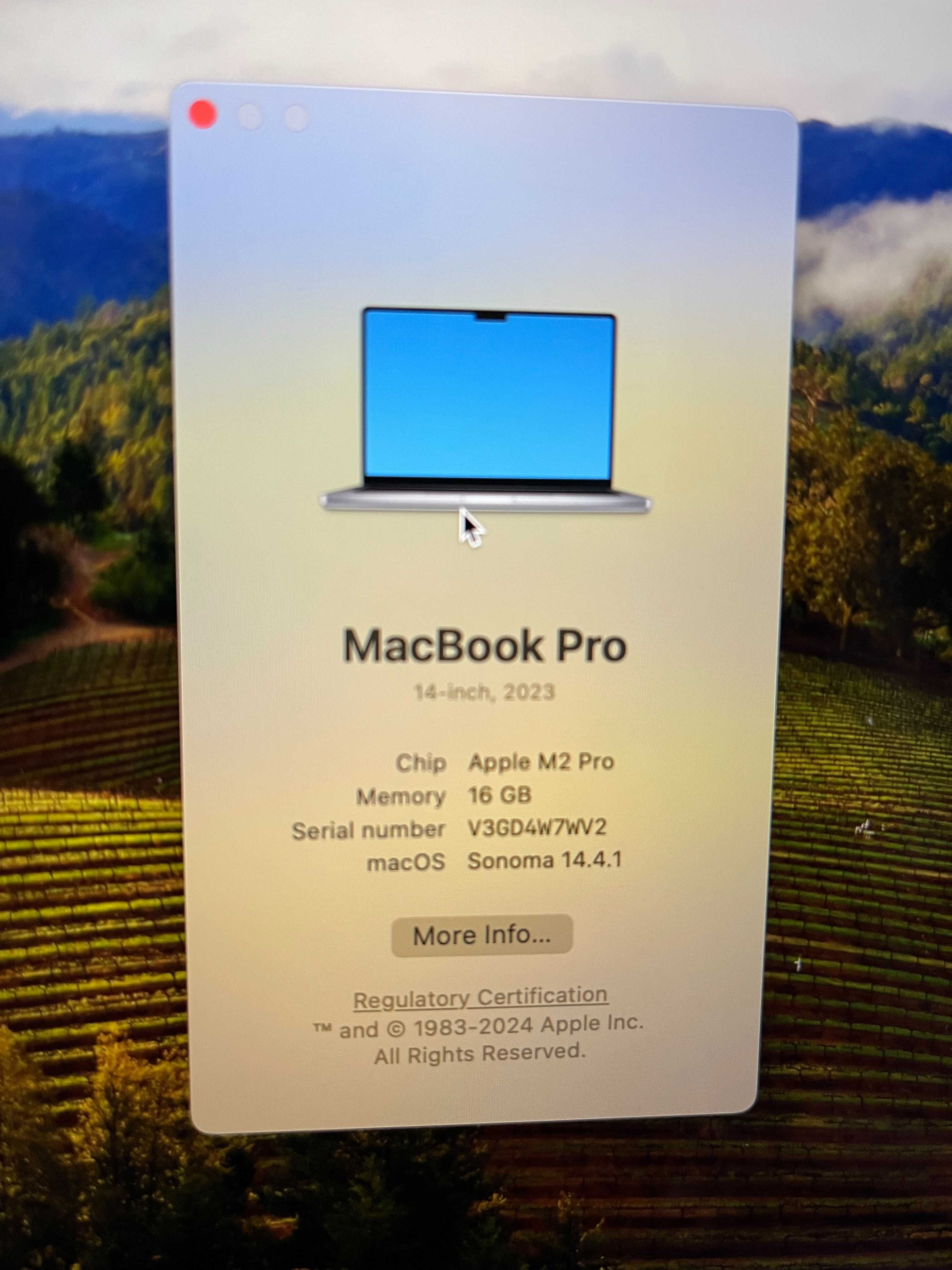 Laptop MacBook Pro 14,2 " Apple M2 16 GB / 256, GB szary