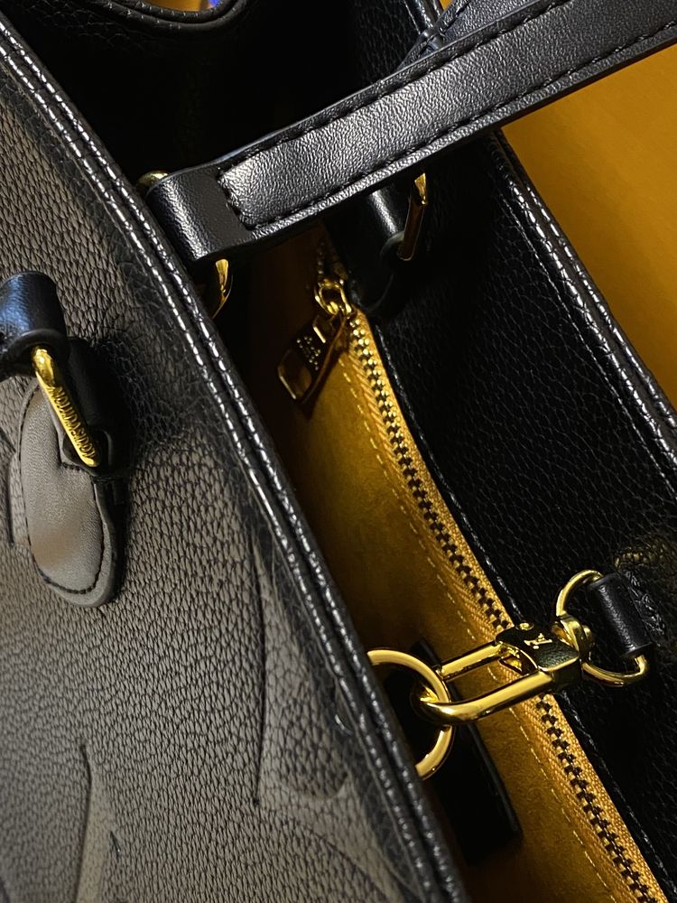 Louis Vuitton On The Go MM Black