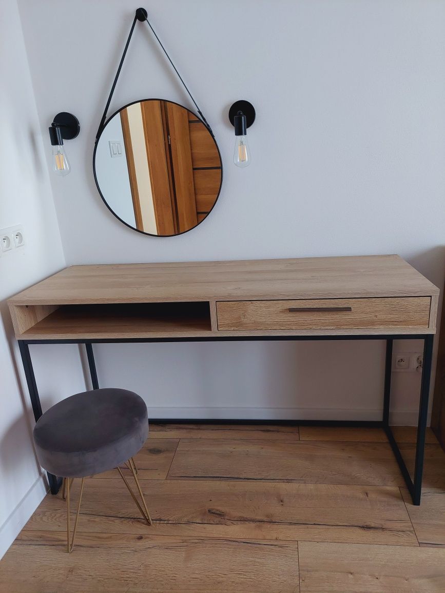 Toaleta Black Red White+ pufa homla