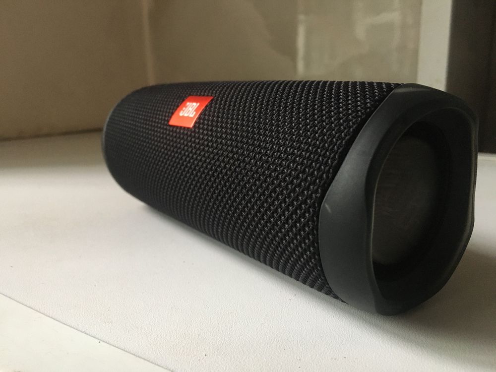 Jbl flip 5 все работает как новая