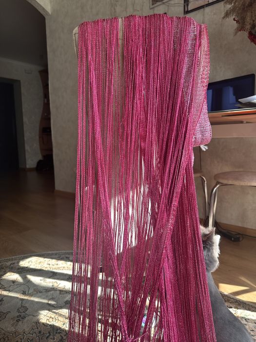 Нитки декор на вікто з тісьмою