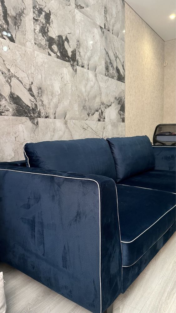 Продам стильный розкладной диван  238*100