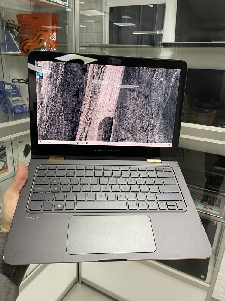 Сенсорний ноутбук HP Spectre x360 13.3 2k OLED i7-6560U 8gb 256ssd