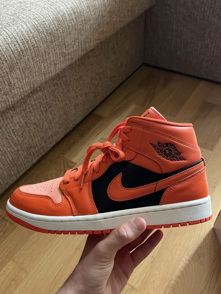 Air Jordan 1 Mid Crimson Bliss