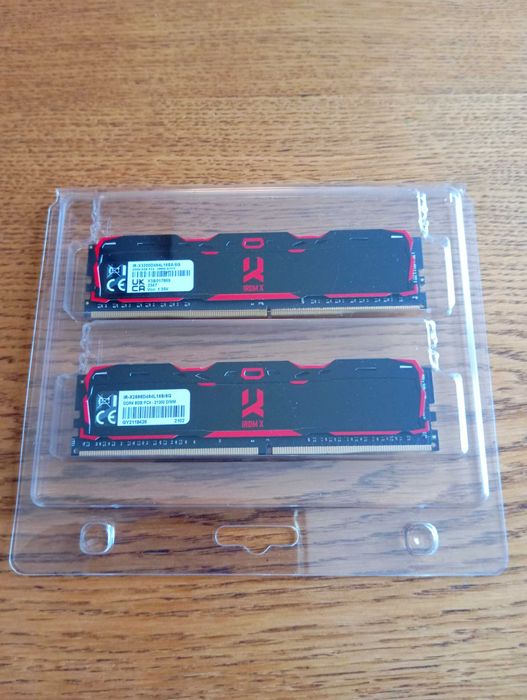Pamięć RAM 2x8 GoodRam IRDM X DDR4