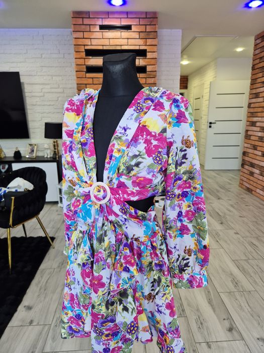 Krótka sukienka w kwiatki w stylu boho M/L
