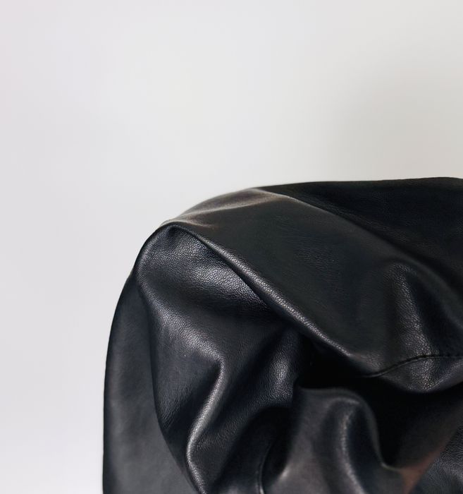 Czarna spódnica z ekoskóry L 40 VILA