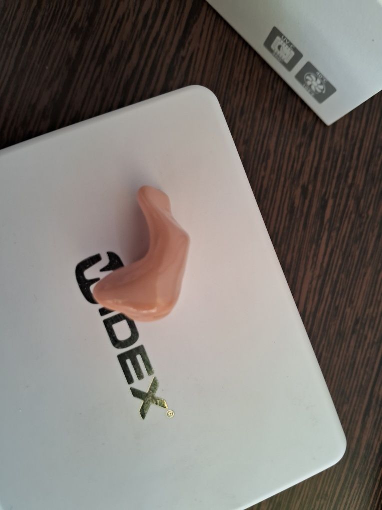 Слуховой апарат"Widex"