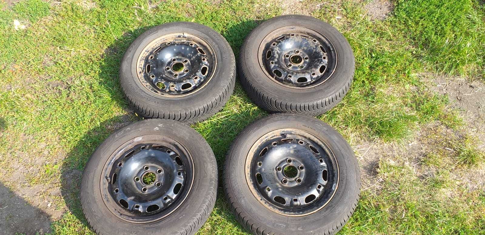 Opony zimowe z felgami 4sztuki z 2022r stan bdb debica 14x165/70