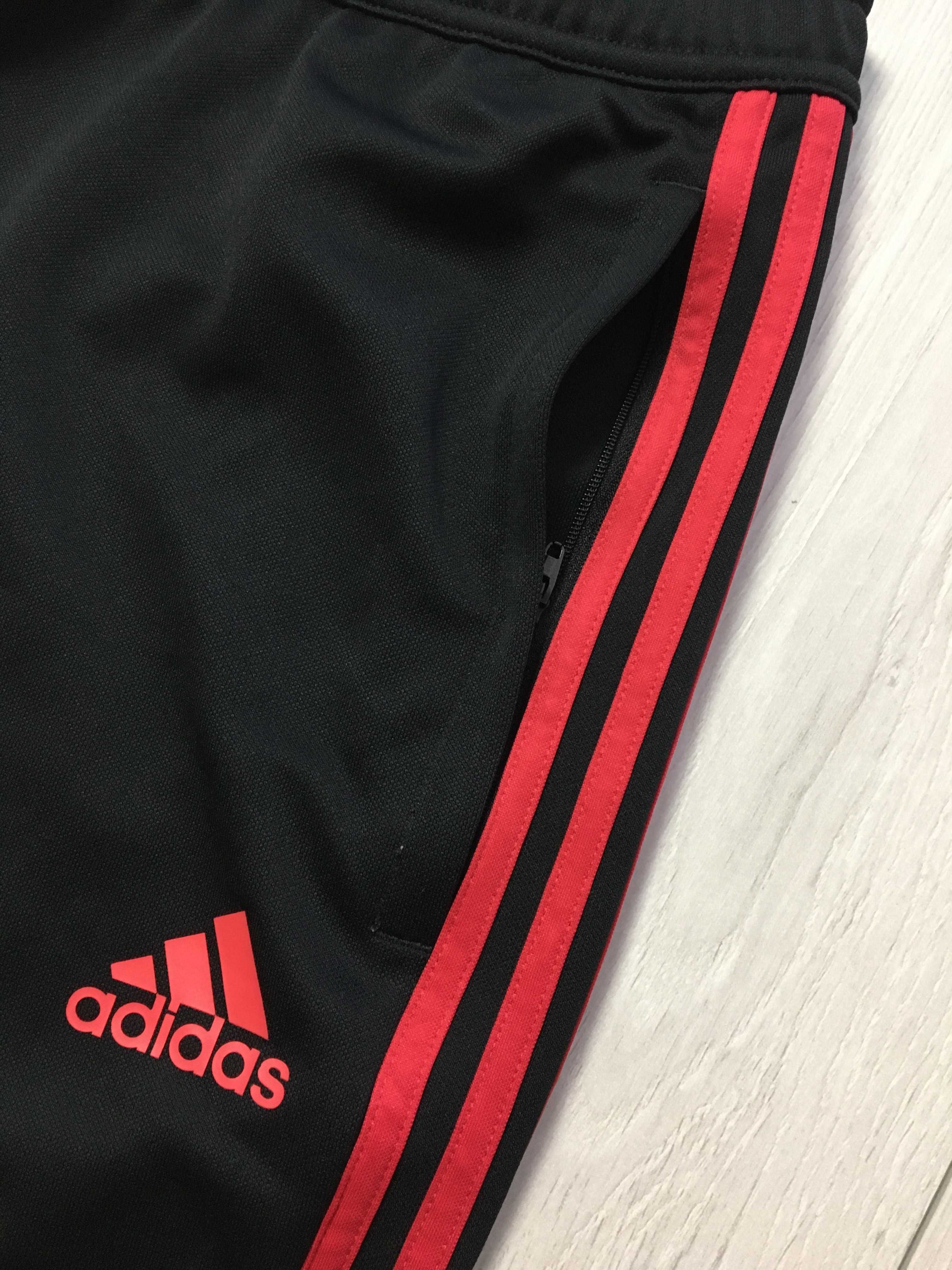 ADIDAS Manchester United r.L oryginalne spodnie sportowe stan BDB