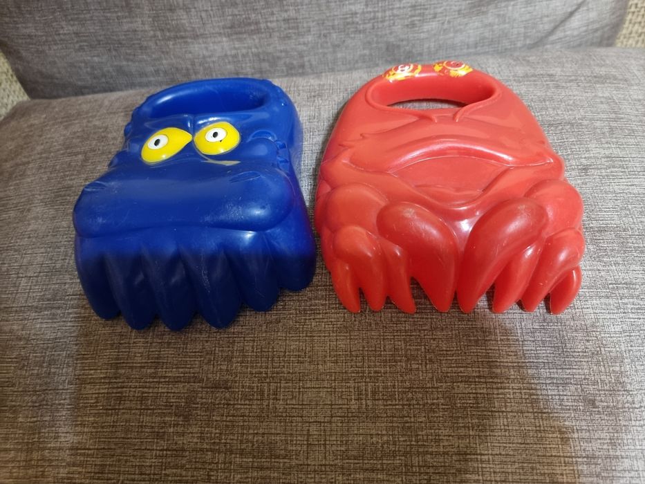 Лопатки форми для снігу і піску