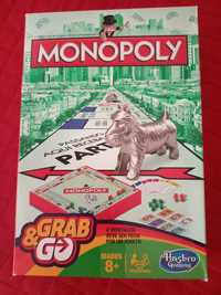 Monopoly Hasbro Grab & Go