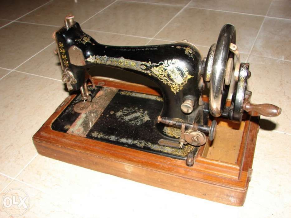 Máquina de costura antiga da Singer