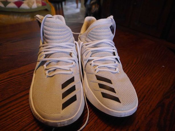 Buty sportowe Adidas, rozmiar 46, bardzo mało używane