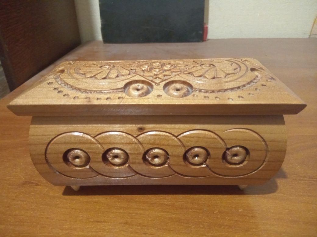 Скринька дерев'яна ручної роботи