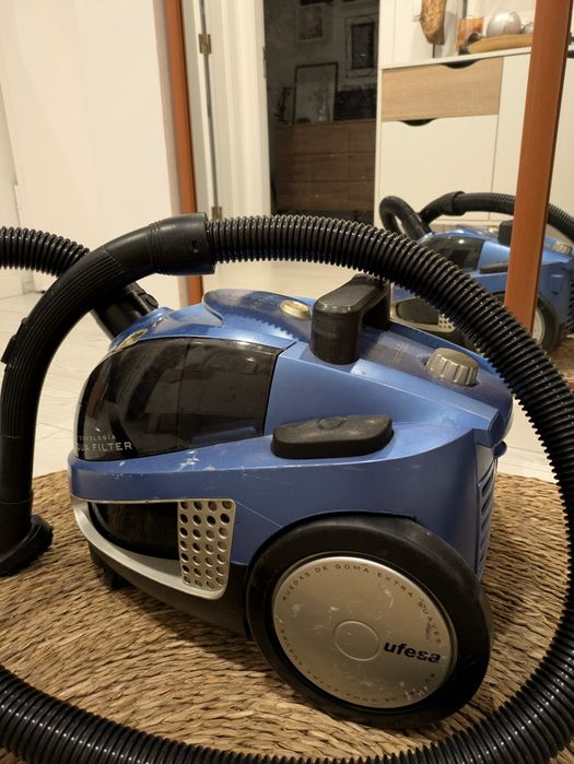 Aspirador de Água UFESA