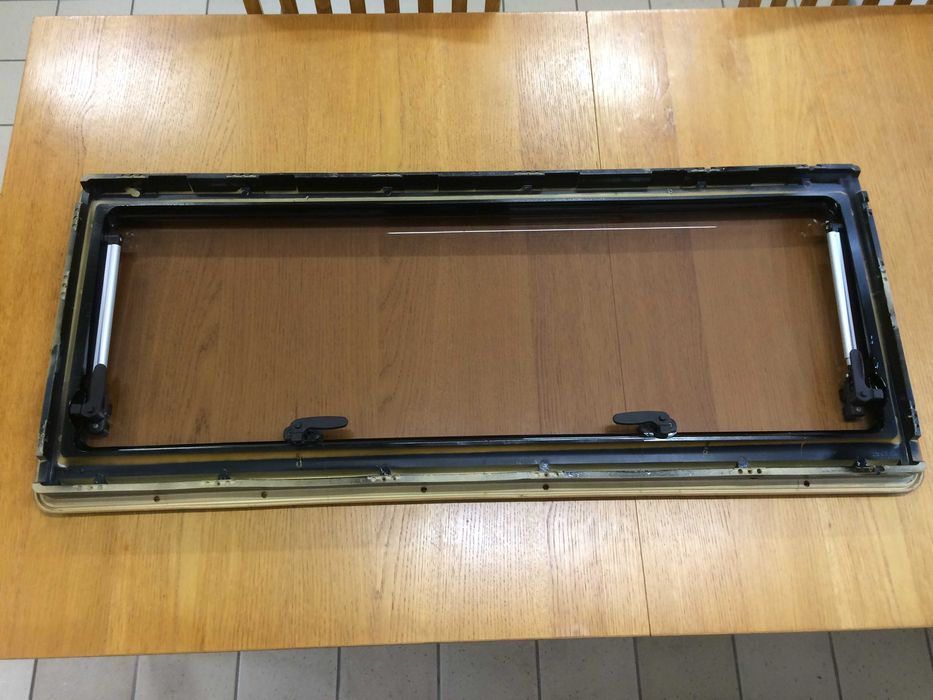 Okno 1130x480 do kampera boczne uchylne Dometic Seitz S4