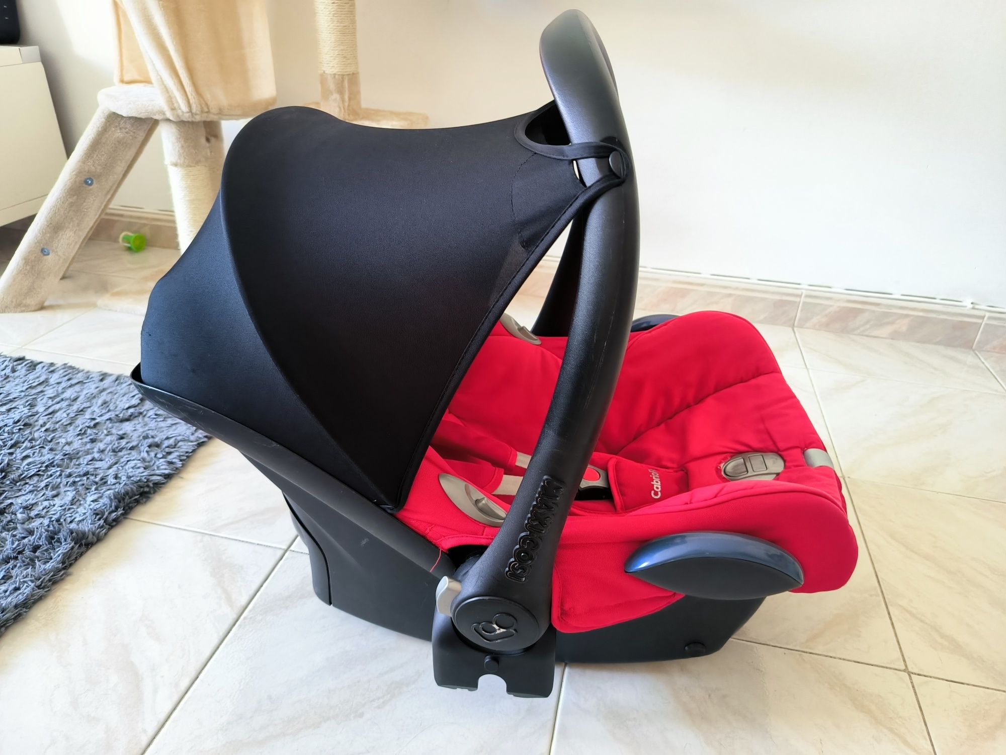 Ovo Maxi Cosi Cabriofix + Base