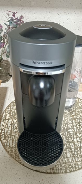 Máquina Café Vortuo Plus Deluxe TitanNespresso