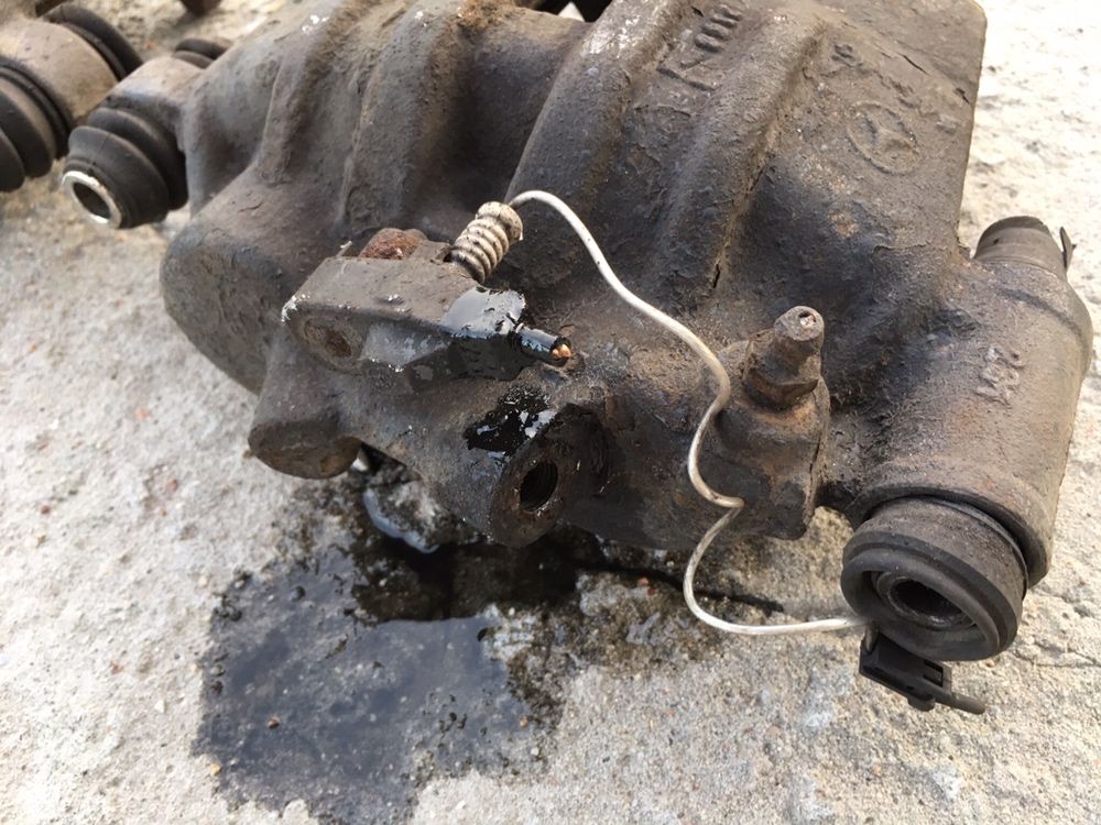 Zaciski Hamulcowe Tylne VW LT 46 Sprinter Bliźniak