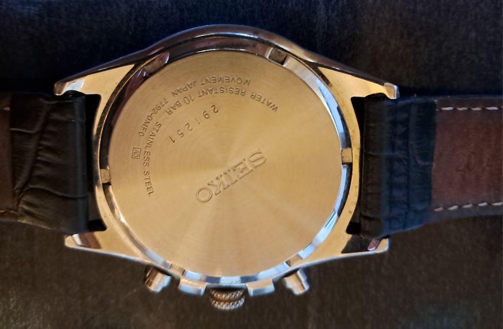 Relógio Seiko Conógrafo,  Calibre 7T92 e Seiko Kinetic.