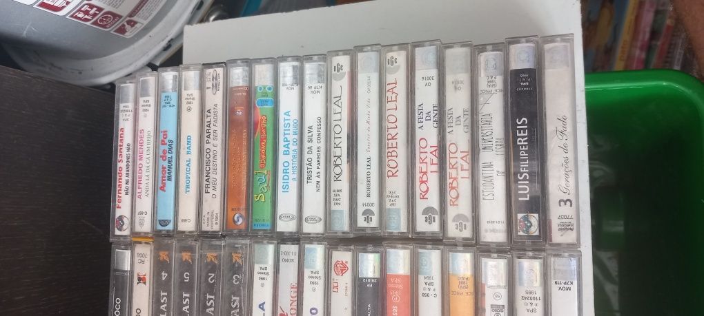 235 cassetes originais da musica portuguesa