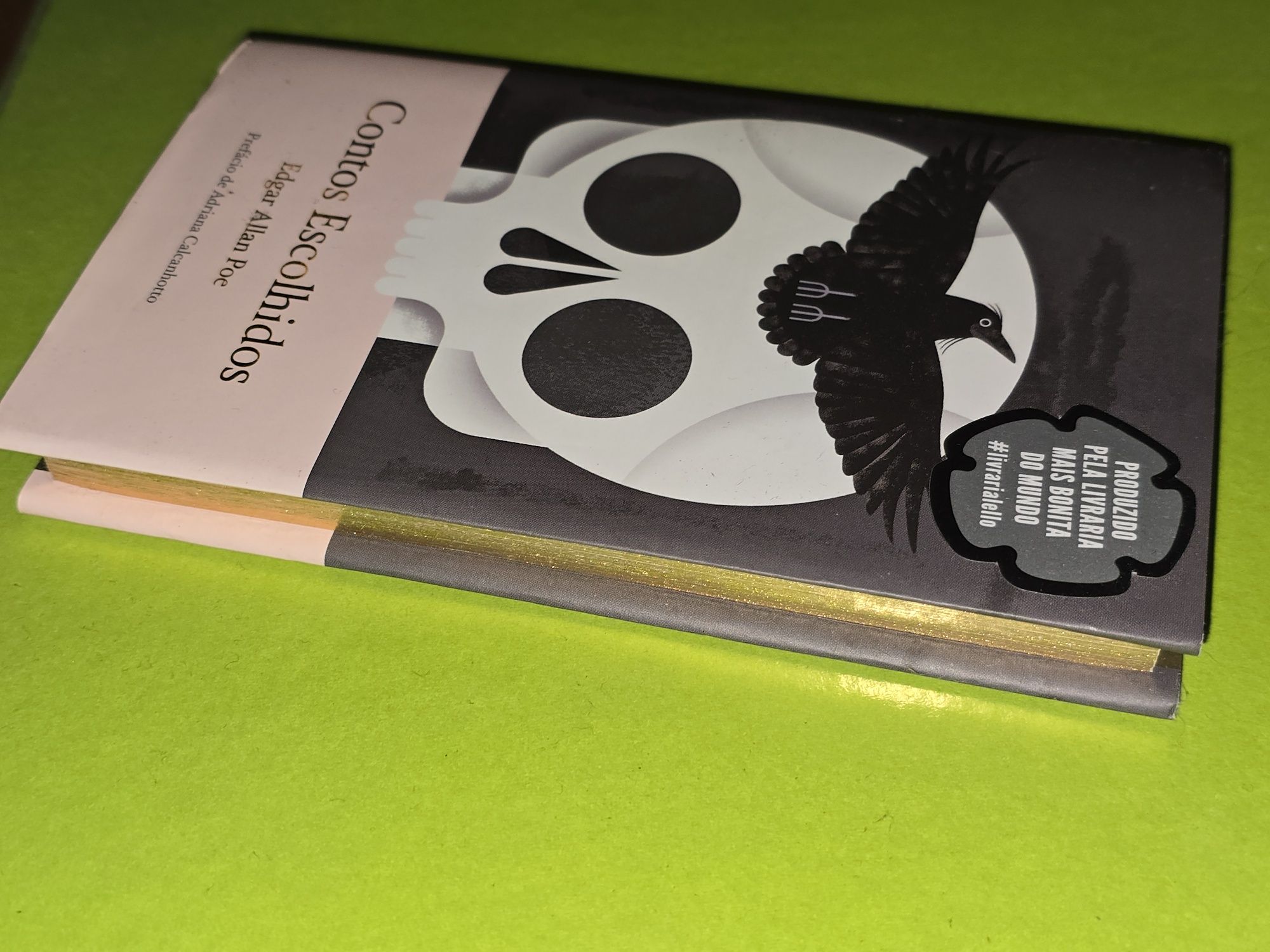 Livro de contos escolhidos de Edgar Allan Poe, com acabamento especial