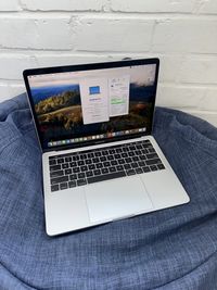 MacBook Pro 2018 13 i5 2.3 /8GB /256 GB/ 92% Акб / Touch Bar