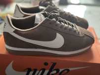 Nike Cortez.