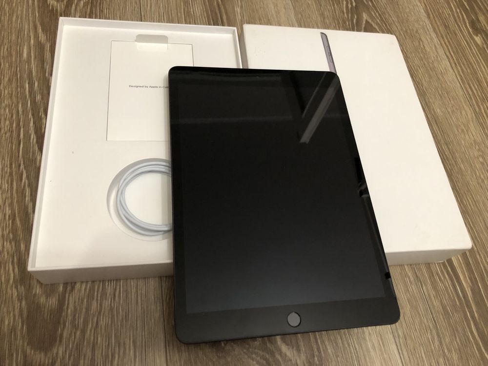 Продам iPad 8 ідеал Sim карта Wi-Fi/LTE
