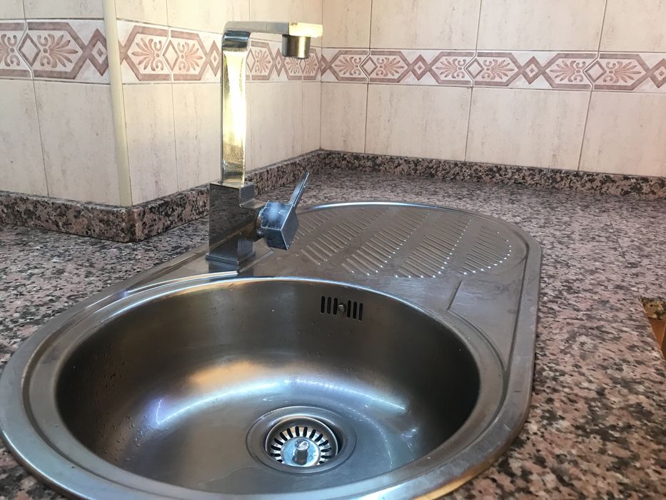 Lava-louça inox com torneira