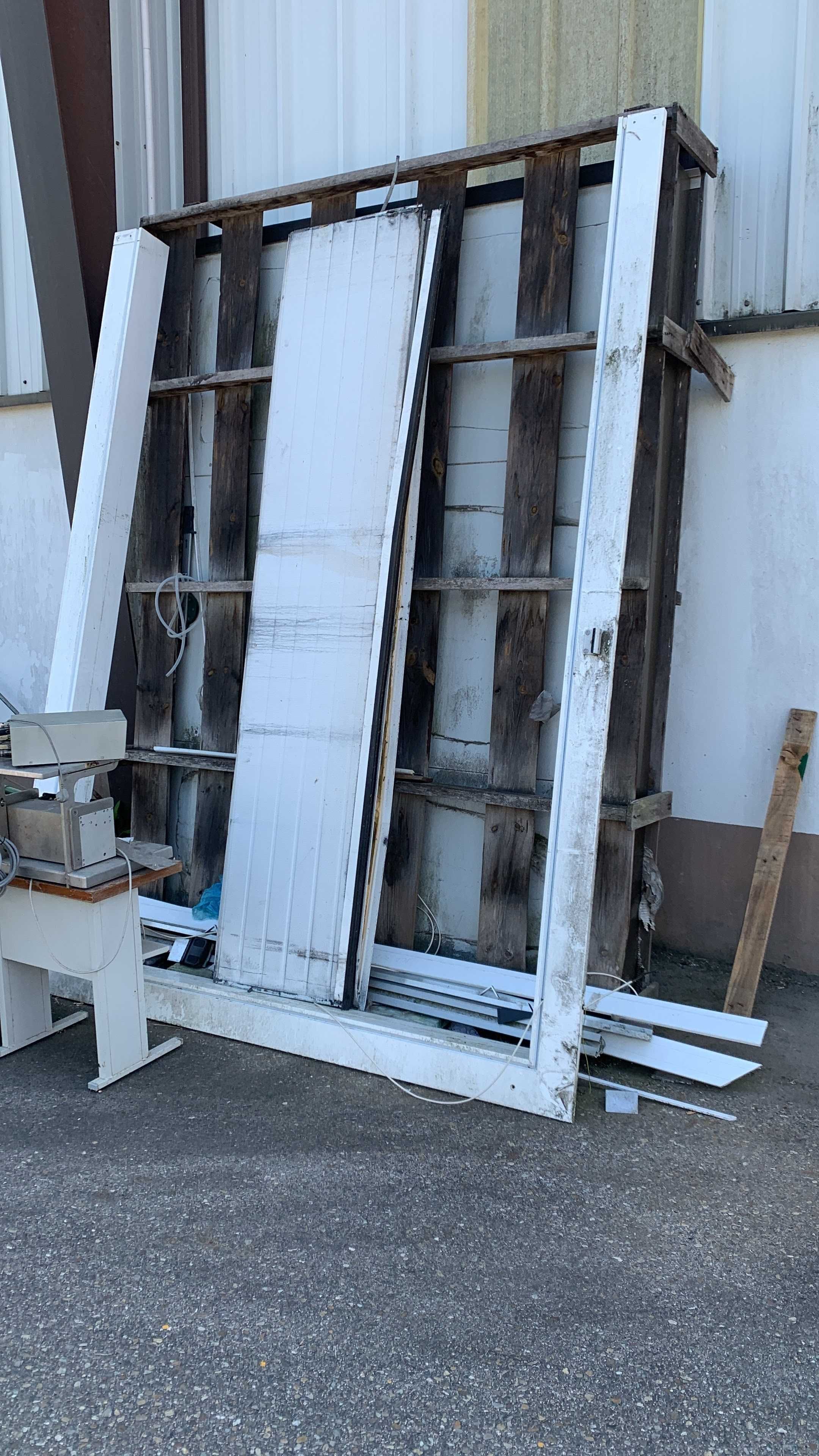 Porta de Câmara Frigorífica – Nova, Sem Utilização