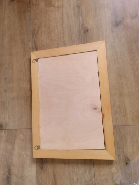 Lustro wiszące w bardzo dobrym stanie