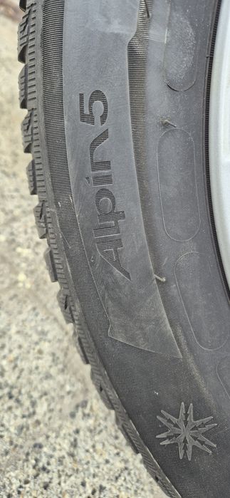 Oryginalne felgi VW 16" 4szt+ opony zimowe Michelin alpin5