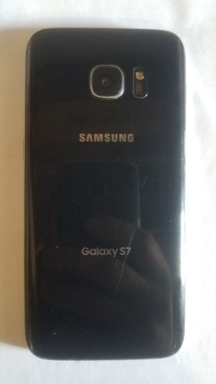 Телефон Samsung s7