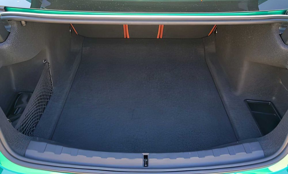 BMW M3 Competition      2023