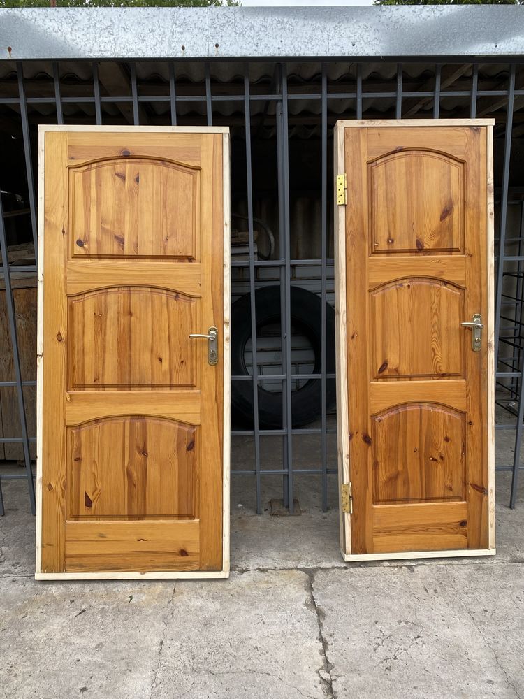 Двери ручной работы из сосны
