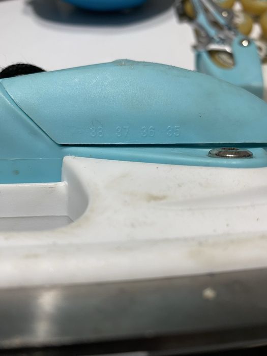 Sprzedam łyżworolki i kask