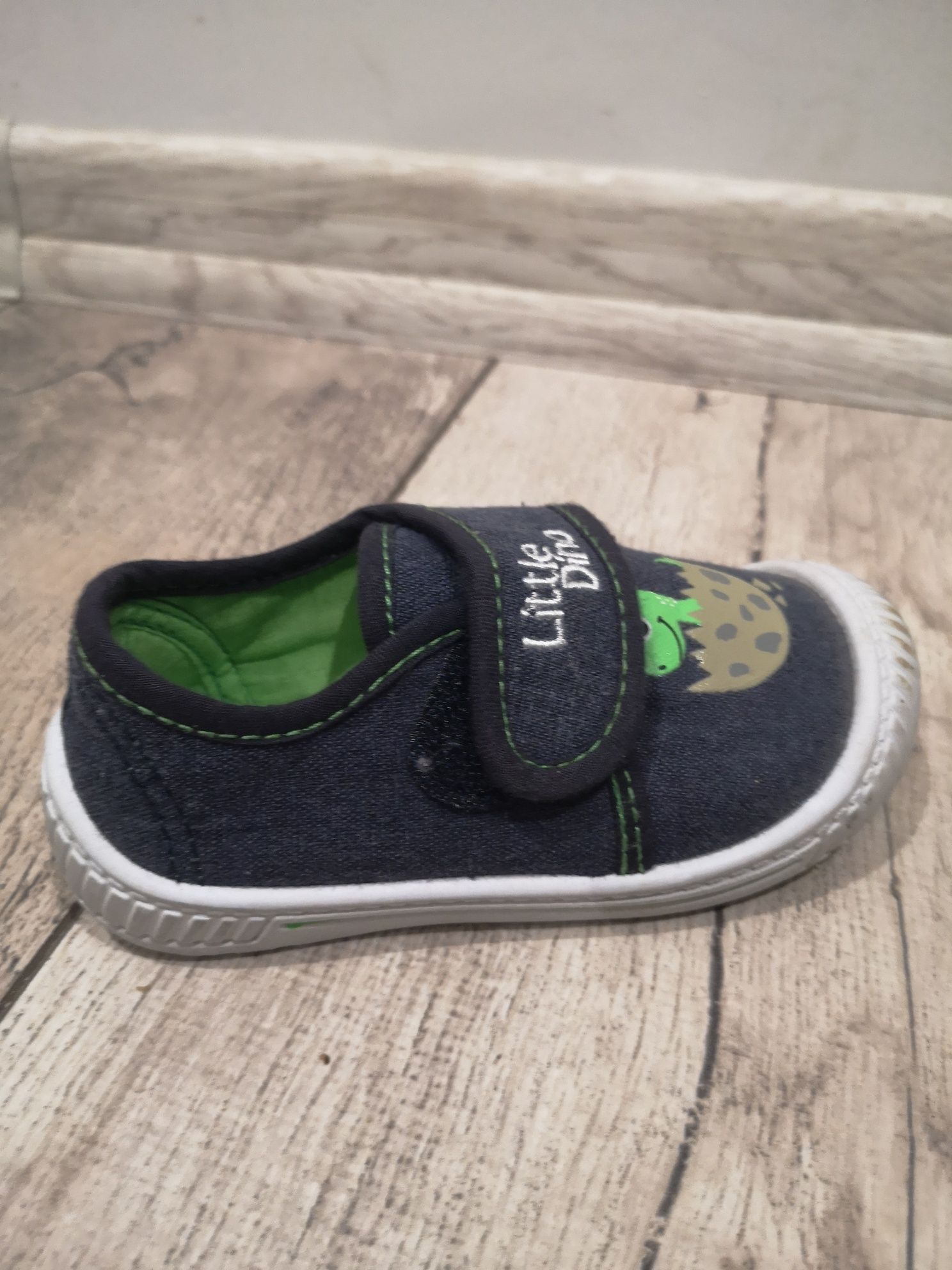 Buty chłopięce  r. 22
