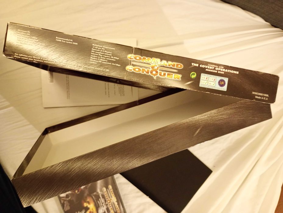 Command & Conquer Complete with the Covert Operations PC Big Box Eng