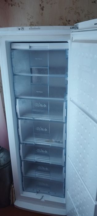 Морозильна камера Beko