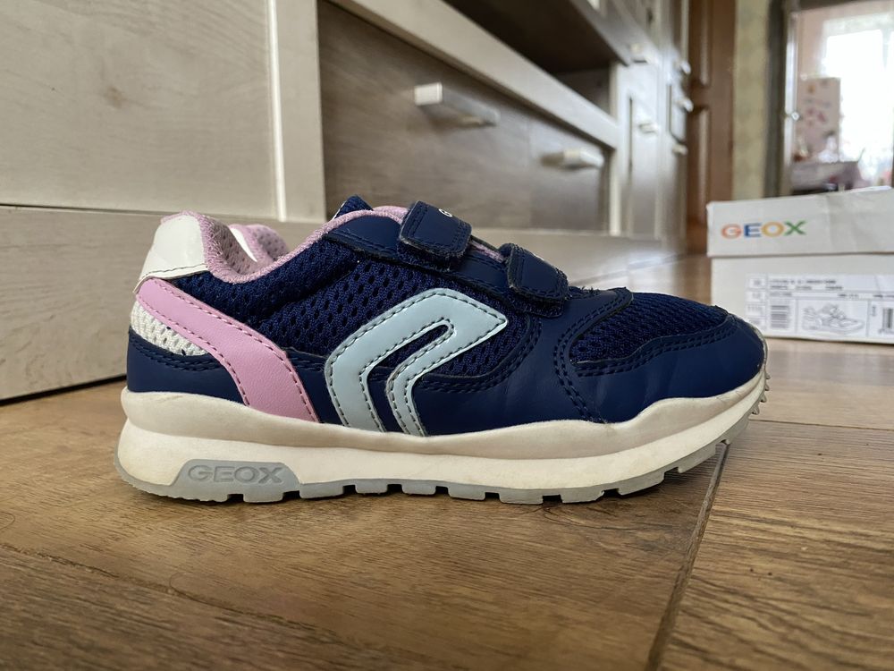 Кроссовки Geox Pavel р.30 стелька 19,5 см на девочку