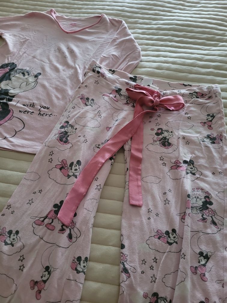 Pijama de menina Minnie e Mickey