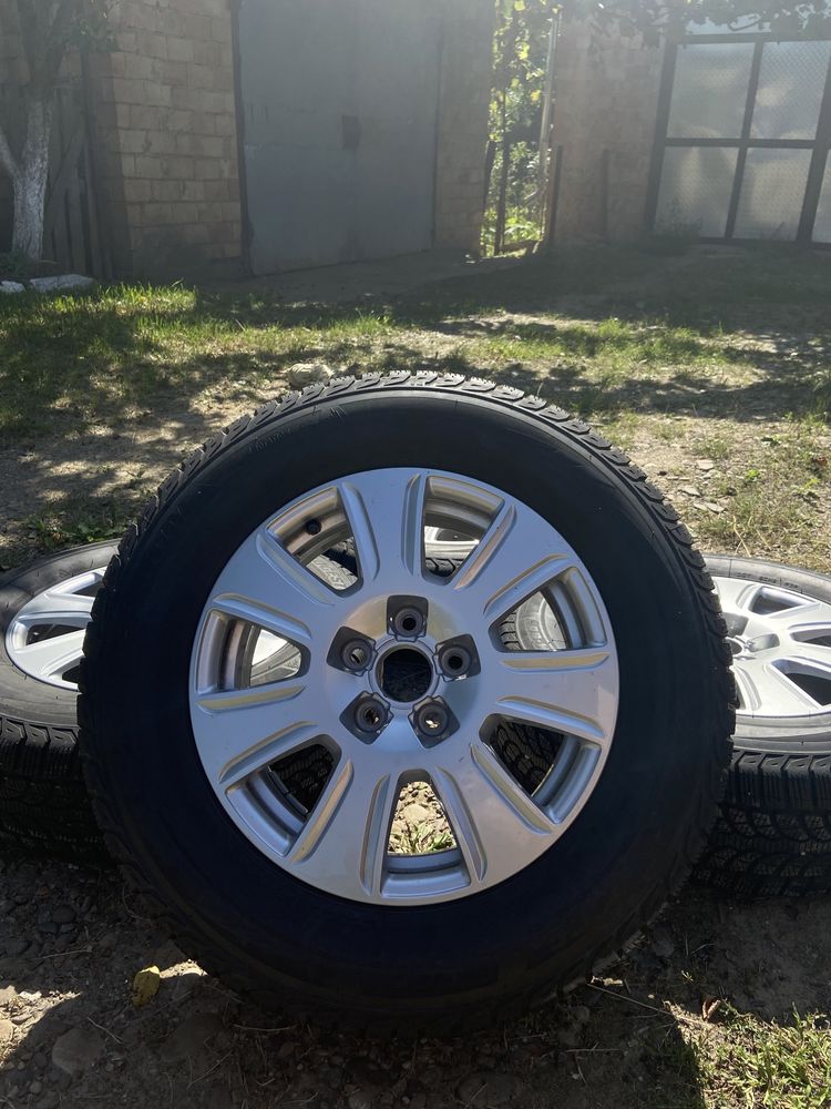 Диски с зимней резиной 215/65 R16 BRIDGESTONE BLIZZAK LM-80GZ