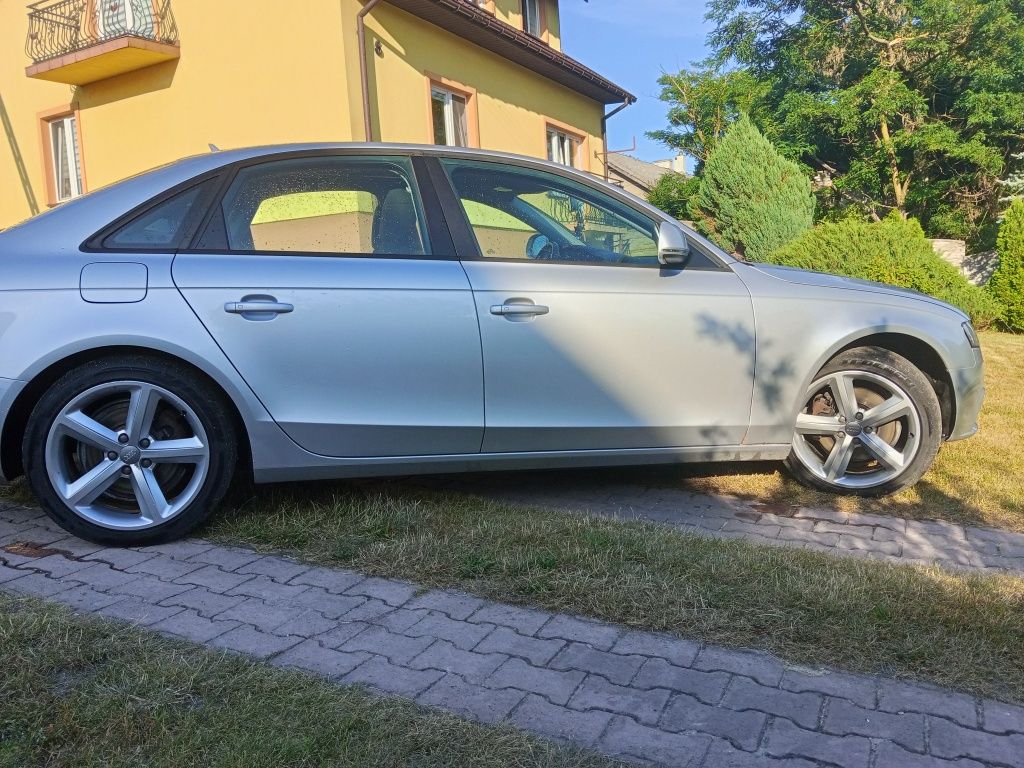 Sprzedam audi a4b8