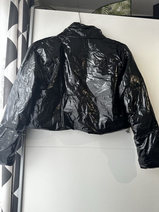 Kurtka puchowa blyszczaca czarna S/M