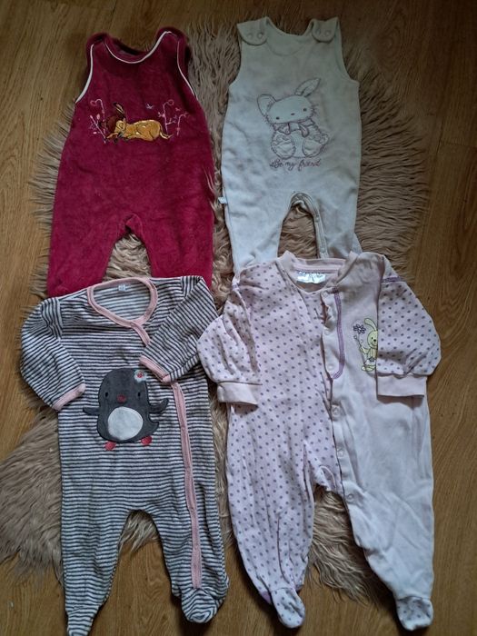 Zestaw 4 sztuki pajacyków na dziewczynkę