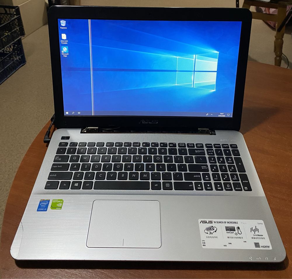 Asus R556L 15.6"/4GB RAM/500GB HDD/i5-4210/nvidia 820/N791