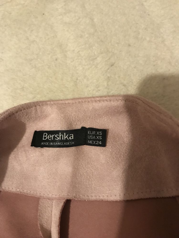 Spódnica xs Bershka pudrowy róż.